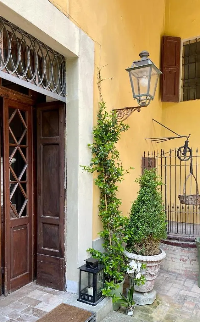 Villa Leopardi Vignale
